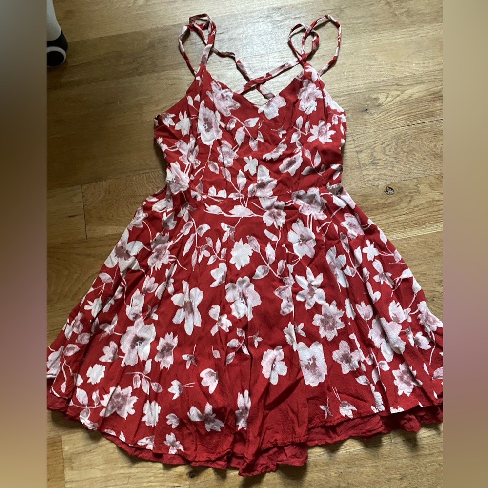Urban Outfitters cute, strappy summer dress in red floral; women’s size 8